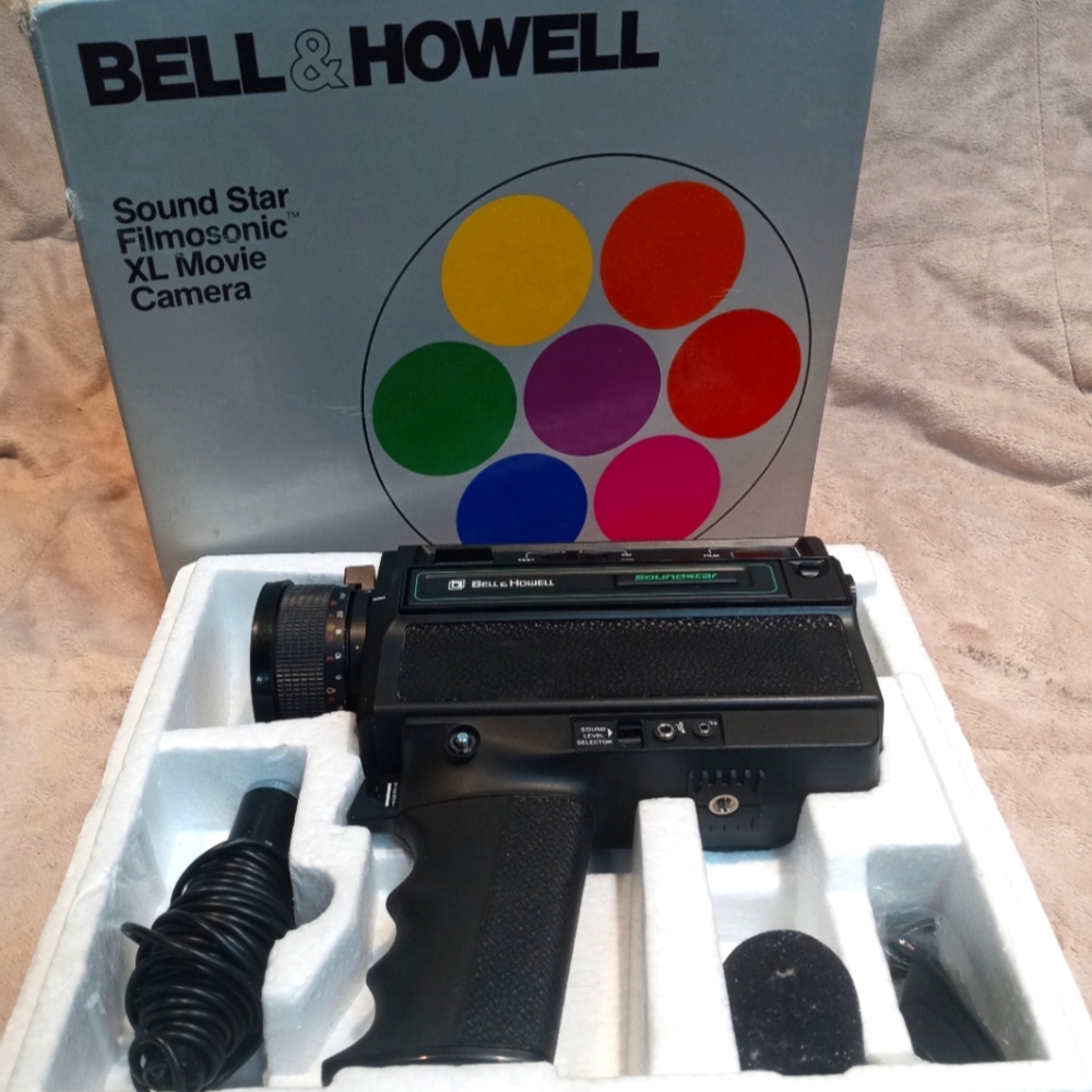 Vintage Bell & Howell Filmosonic XL Soundstar Movie Camera